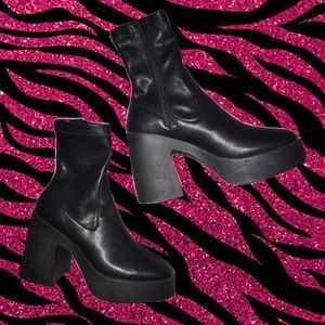 [SOLD]Black Platform Boots